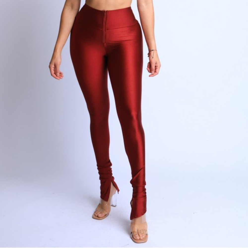 Women’s cranberry colored leggings